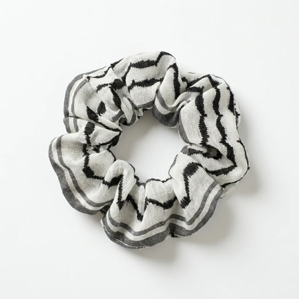 Classic Kufiya Scrunchie - White & Black - Image 3